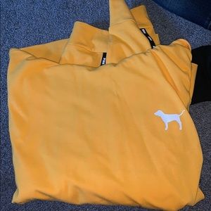 Shirt with hoodie from pink